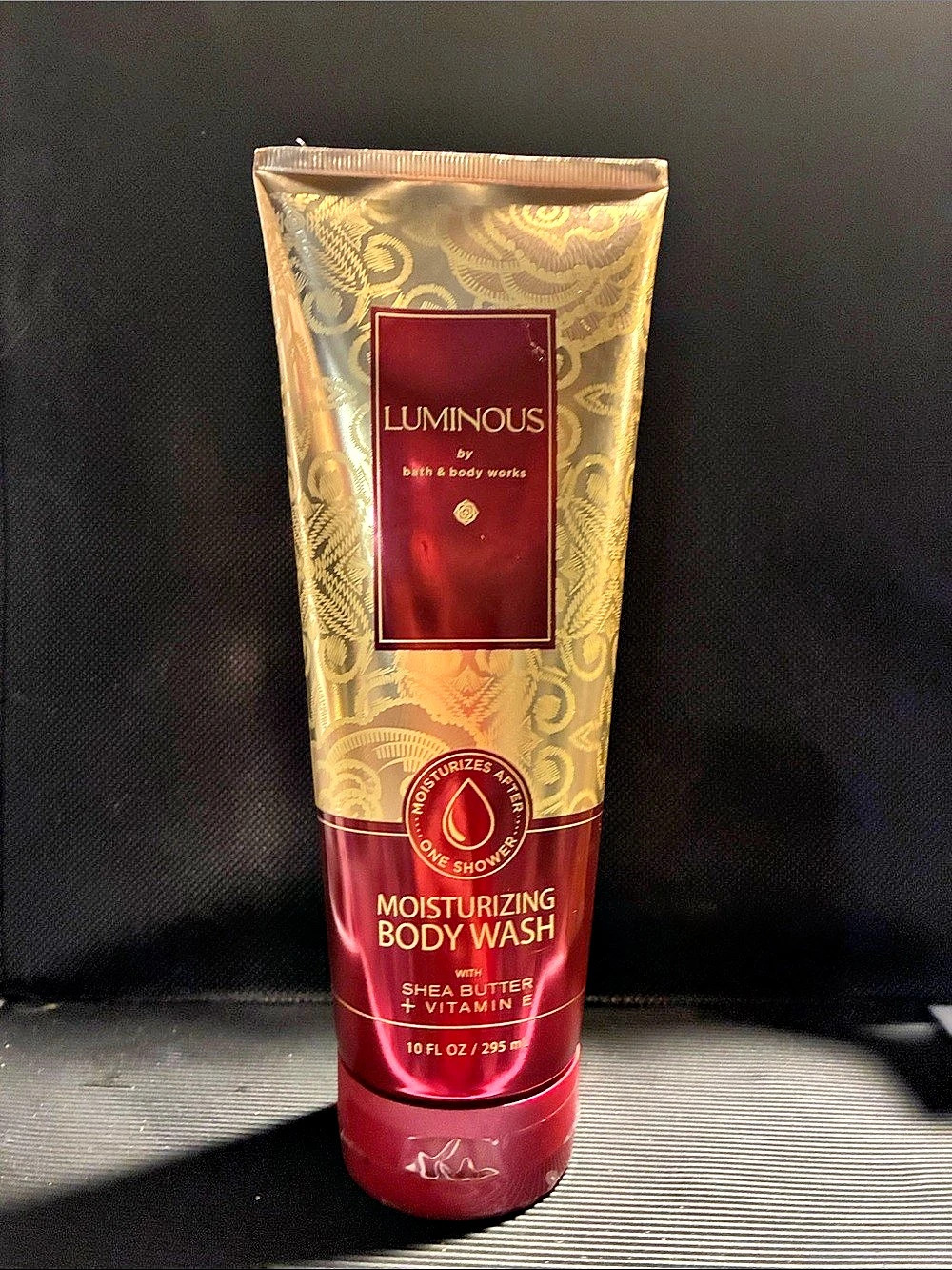 Luminous Moisturizing Body Wash Body Wash Shea Butter 10 fl oz NWT